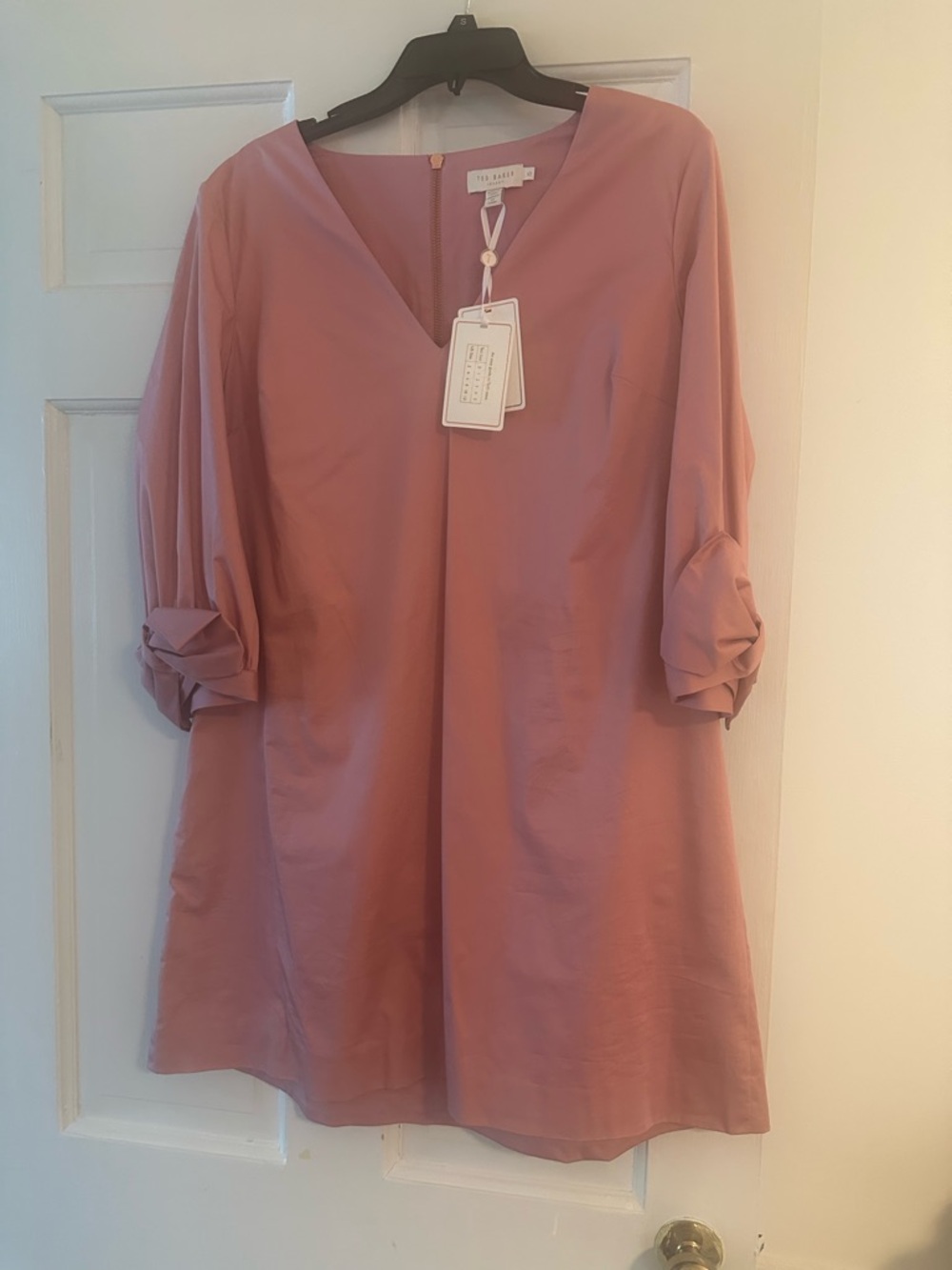 Ted Baker Dusty Rose V-Neck Mini Shift Dress. NWT
